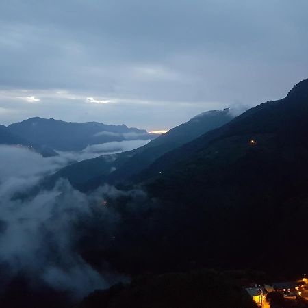 拉拉山周家渡假旅館 Hualing Kültér fotó